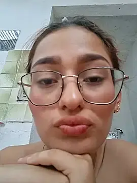 Stripchat Watch Live Sex Cams of Ary-18