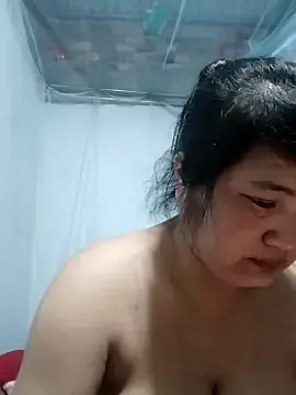 Stripchat Live Sex Cam of BigAss-69