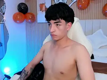 Stripchat Live Sex Cam of Filiph_Sterliing