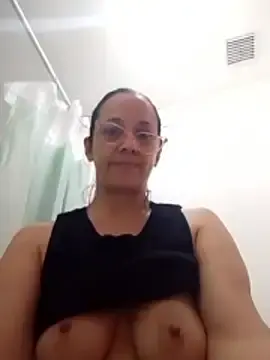 Stripchat Best live sex cam show of nicolle_milf1978