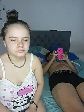 Stripchat Live Sex Cam of SweetRabbit29
