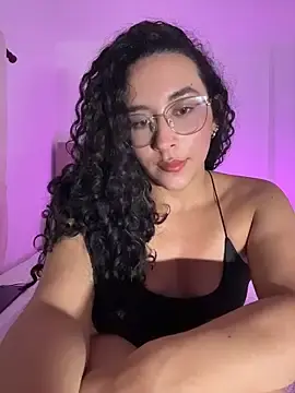 Stripchat Free Porn Cam of alehia_cute