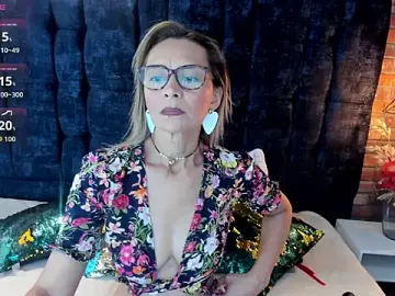 Stripchat Adult Webcam of Issa_Milf__