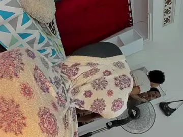 Stripchat Free Porn Cam of valeria_19x