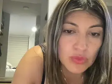 Stripchat Adult Webcams of LunaBeya