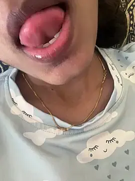 Stripchat Best live sex cam show of Priyaa_bold