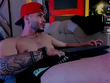 Stripchat Sex Cam of Vincentblack