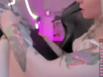 Stripchat Adult Webcams of tattoo_art_baby