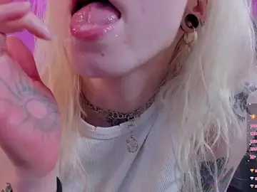 Stripchat Sex Cam of tattoo_art_baby