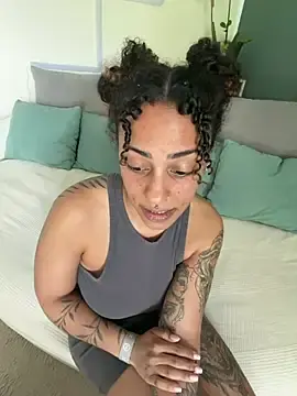 Stripchat Adult Webcams of SweetPetiteNoir