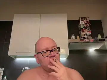 Stripchat Adult Webcams of theitalianbear