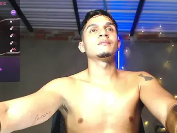 Stripchat Live Sex Cam of Angel_latinboy