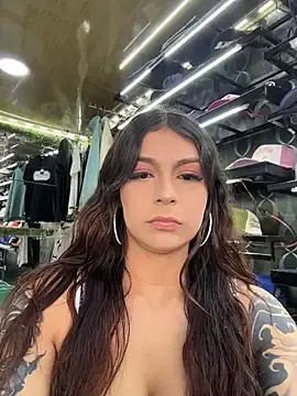 Stripchat Live Sex of CHERRYY_BOMB_