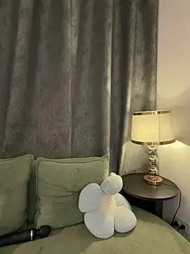 Stripchat Live Porn of CHERRYY_BOMB_