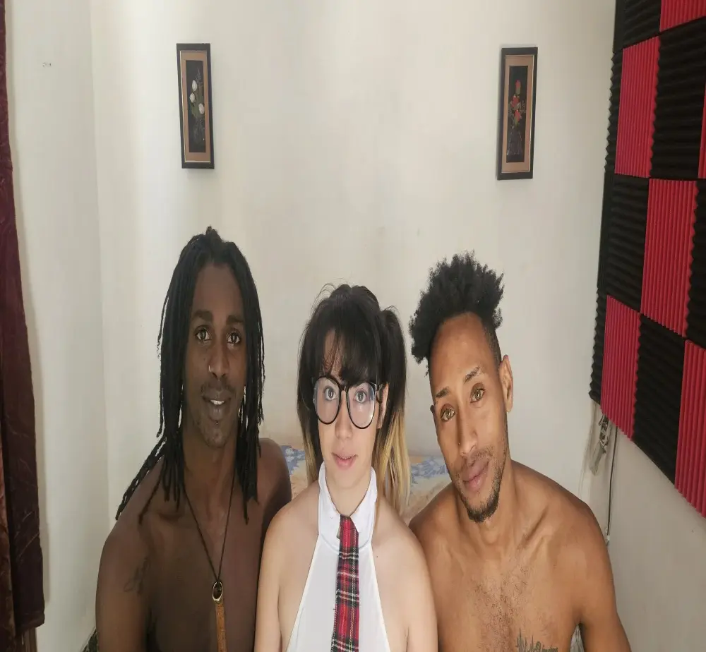 InterracialTrioLive