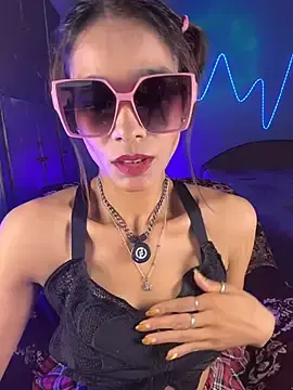 Stripchat Live Sex Cam of Ivy_the_goddess