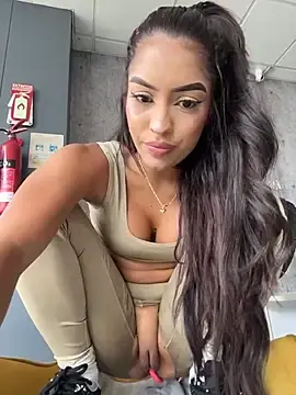 Stripchat Sex Cam of MystiqueXXX