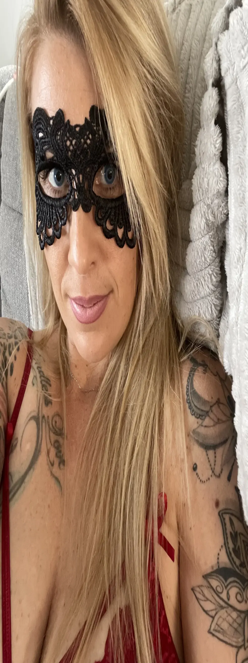 blondhotTINA