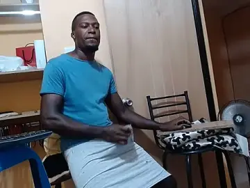 Stripchat Live Sex Cam of kurtbigcock