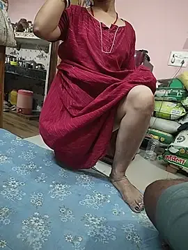 Stripchat Live Sex Cam of COUPLLE_VILLAGE