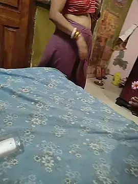 Stripchat Free Porn Cam of COUPLLE_VILLAGE
