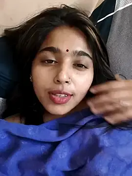 Stripchat Live Sex Cam of Cute-Simmi69