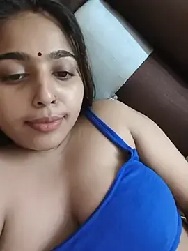 Stripchat Free Porn Cam of Cute-Simmi69