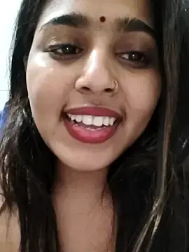Stripchat Live Sex Cam of Cute-Simmi69