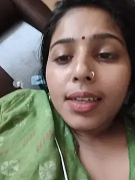 Stripchat Free Live Porn of Cute-Simmi69