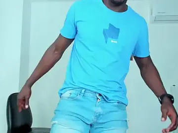 Stripchat Free Porn Cam of Dylan_Taylor