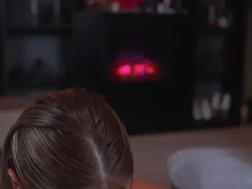 Stripchat Adult Webcam of Evelyn_Evyyy