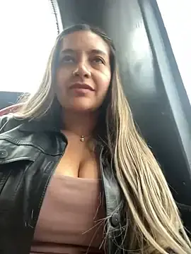 Stripchat Live Sex Cam of alana_69