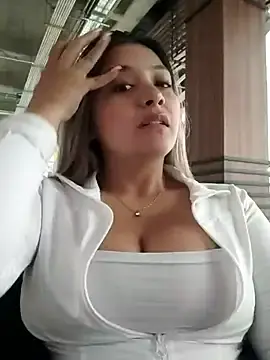 Stripchat Sex Cam of alana_69