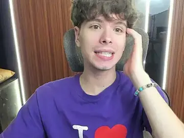 Stripchat Sex Cam of calvin_love_you