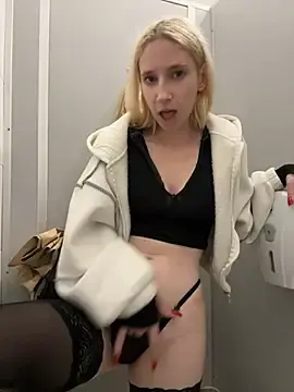 Stripchat Live Sex Cam of michelle_lovique
