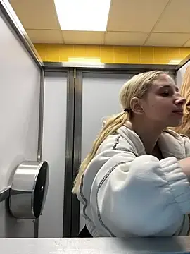 Stripchat Watch Live Sex Cams of michelle_lovique