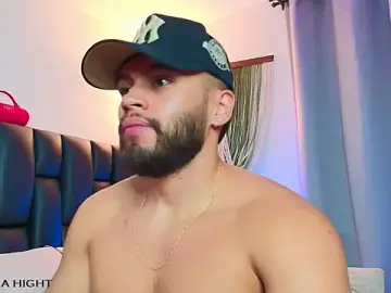 Stripchat Live Sex Cam of ThiagoHunk