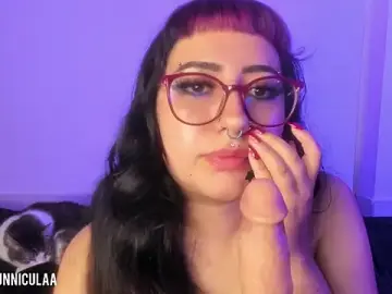 Stripchat Sex Cam of LarissaHell