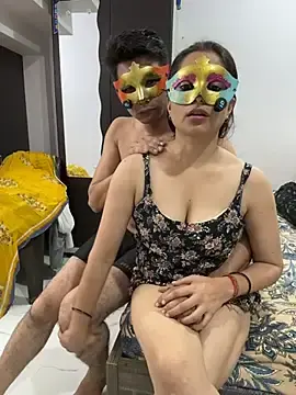 Stripchat Sex Cam of Mr_Mrs_Zed