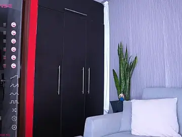 Stripchat Live Sex Cam of wild_col_