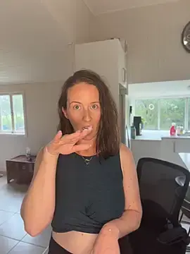 Stripchat Live Porn of CurvyPia