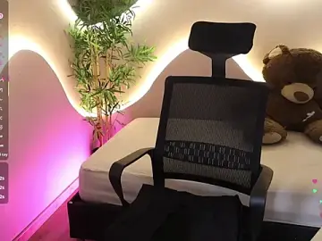 Stripchat Best live sex cam show of Emma_Lirys