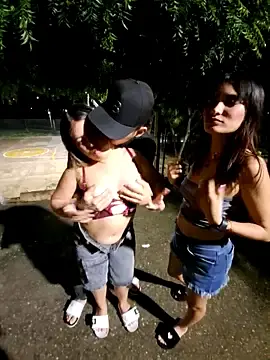 Stripchat Free Live Porn of royalgirls_x