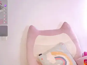 Stripchat Adult Webcams of Emilyy_Queen