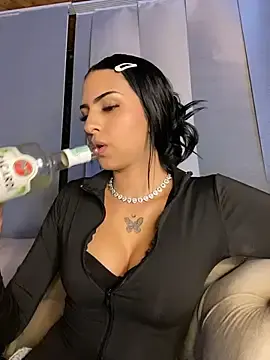 Stripchat Free Live Porn of Hilary_pinkk