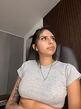 Stripchat Watch Live Sex Cams of Hilary_pinkk