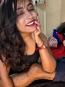 Stripchat Sex Cam of Hotbhabi305