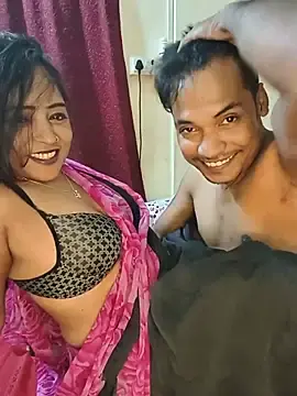 Stripchat Free Porn Cam of Hotbhabi305