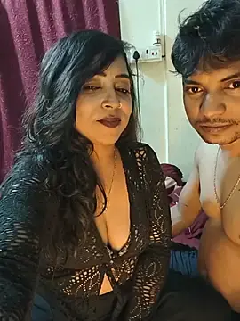 Stripchat Sex Cam of Hotbhabi305
