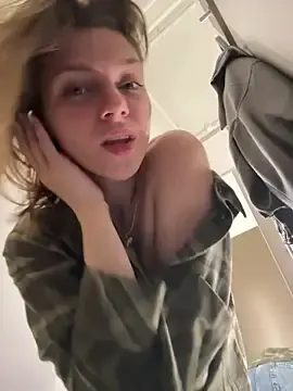 Stripchat Watch Live Sex Cams of ValenciaShock